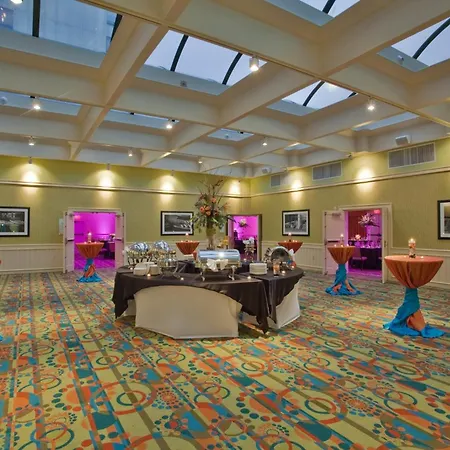 Holiday Inn & Suites Virginia Beach - North Beach By Ihg-2